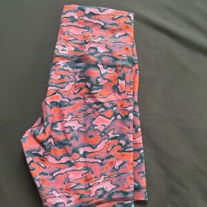 Lululemon Wunder Train Short Chroma Clash Size 8